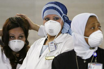 [gripe-suina-agentes-aeroporto-cairo-436.jpg]