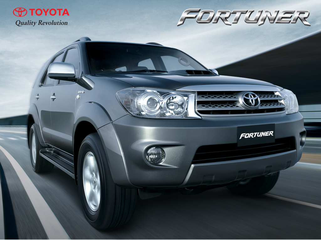 carzcorner: Toyota Fortuner (2010)