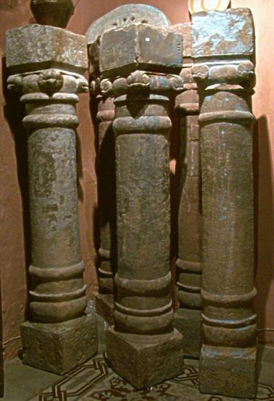 Arte y Decoración: columnas imitacion a piedra