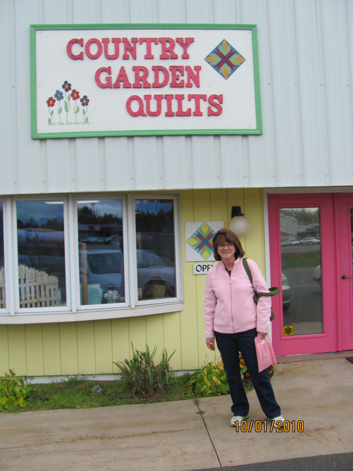 Mama T Quilts They have quilt shops in Michigan, too!