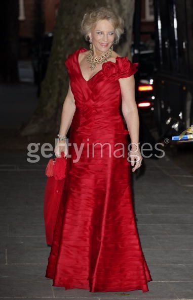 How To Dress For A 70th Birthday Party