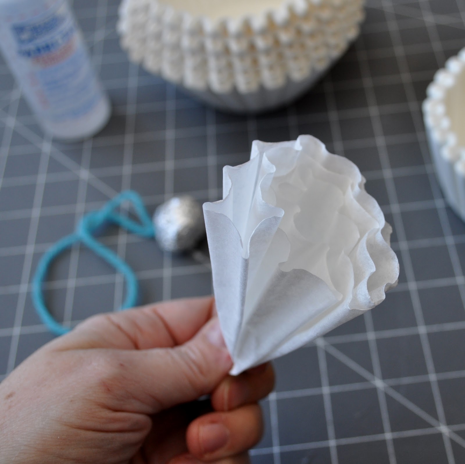 Weaver Girl Guz Coffee Filter Snow Ball Tutorial