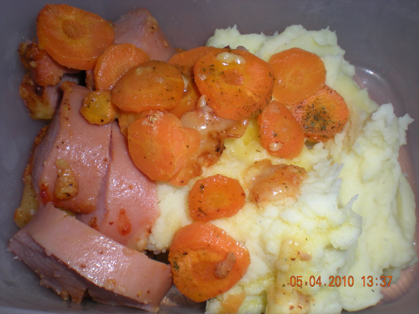 Mat bland annat Ugnsstekt falukorv med hemlagat potatismos på annandag