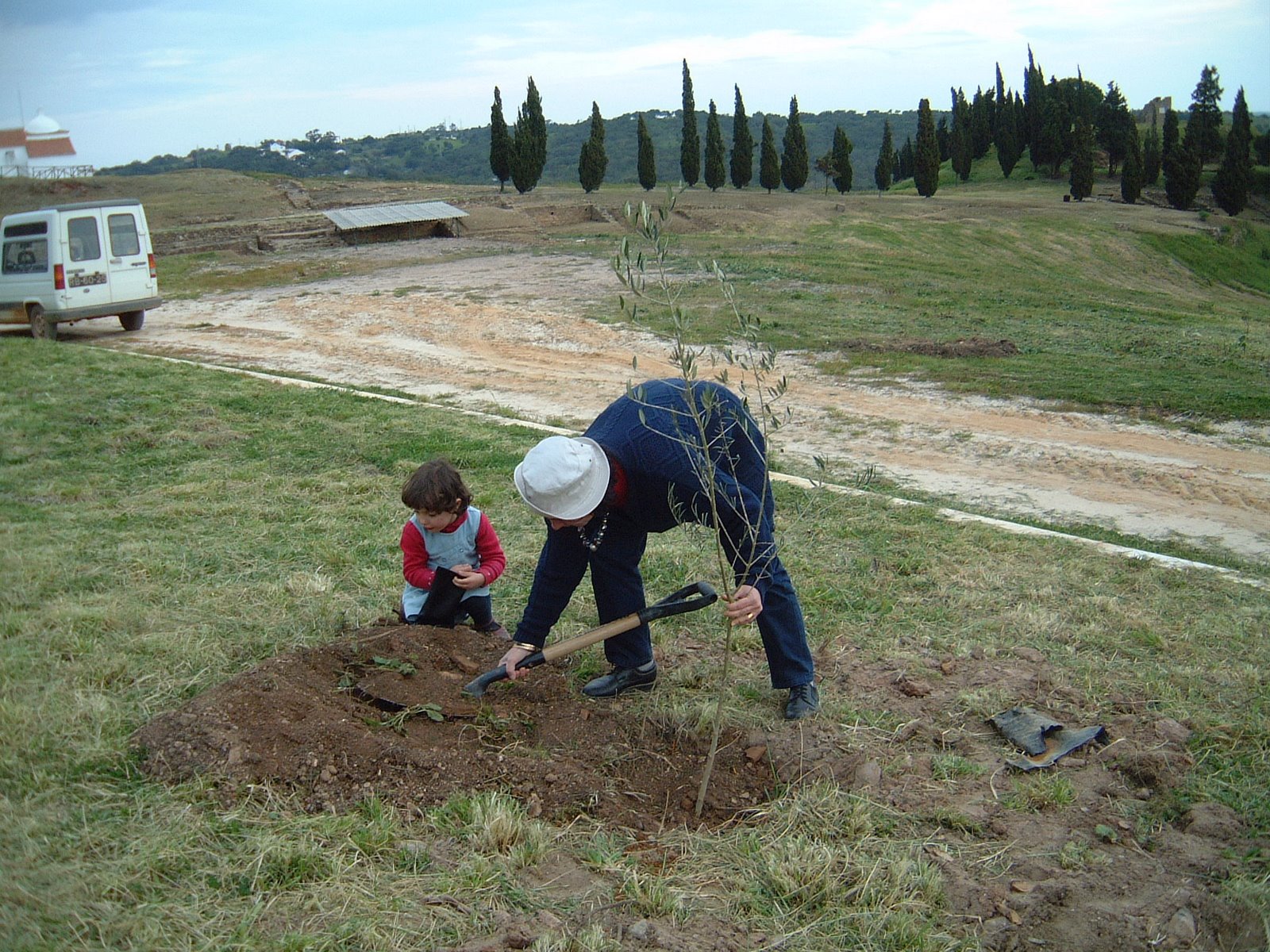 [Dia_da_árvore,_Miróbriga_2003.JPG]