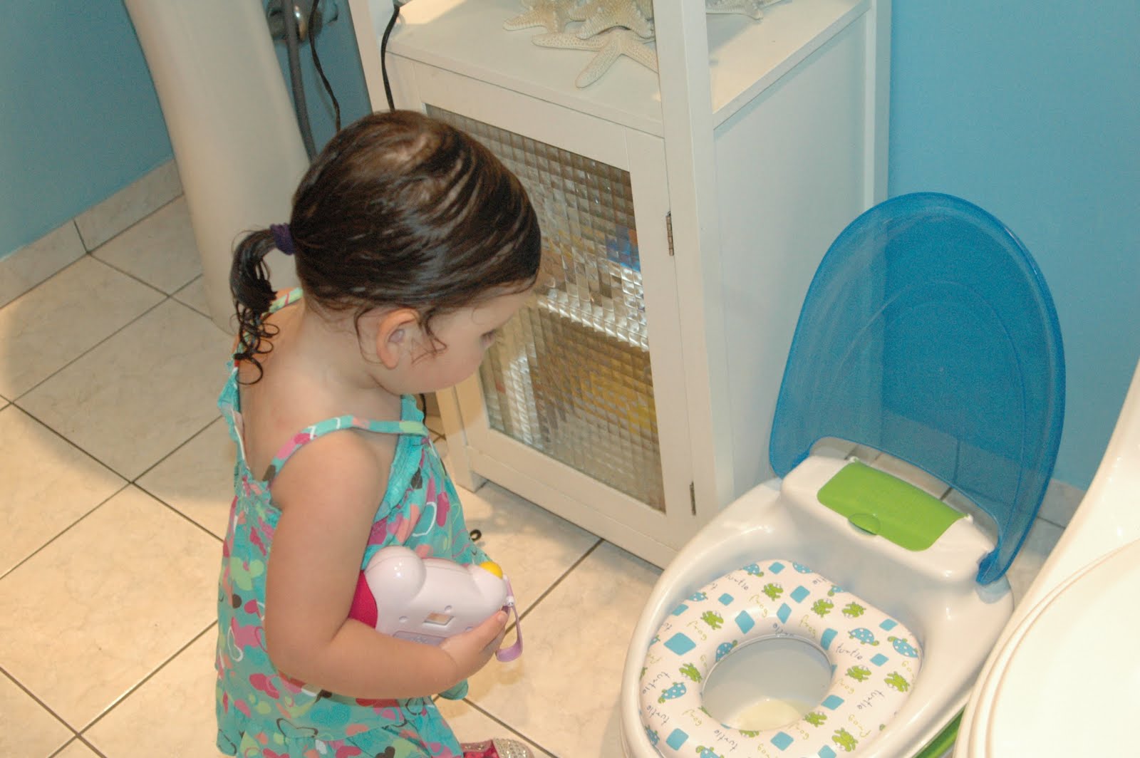 Pink Lady Diana Did Pee Pee in the Potty for the 1st Time!