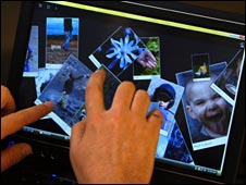 [_44694702_touchscreen-hands-body-226.jpg]