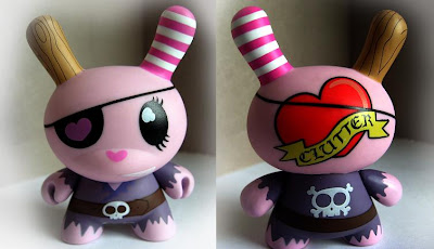 Kidrobot - Clutter's Pirate Series 5 Dunny Front and Back