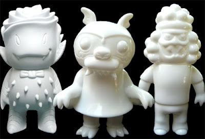 Super7 San Diego Comic Con 2009 Exclusive Monster Family Blank 3 Pack - Steven the Bat by Bwana Spoons, Holis by Le Merde & Rose Vampire by Josh Herbolsheimer