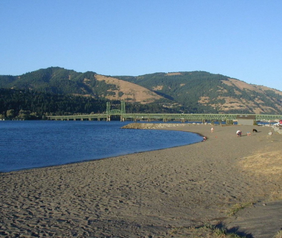 [HoodRivBeach05.JPG]