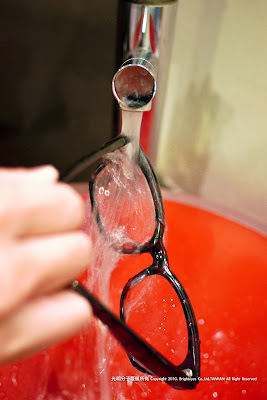 眼鏡鏡框．鏡片清洗、保養流程－光明分子．眼鏡