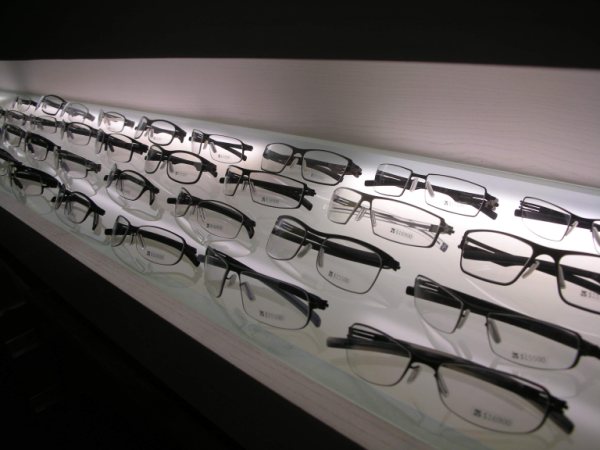 ic!berlin眼鏡新登場．回歸初心鐫刻經典－光明分子．眼鏡