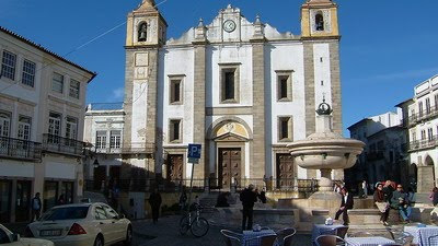 Igreja da Praça Giraldo