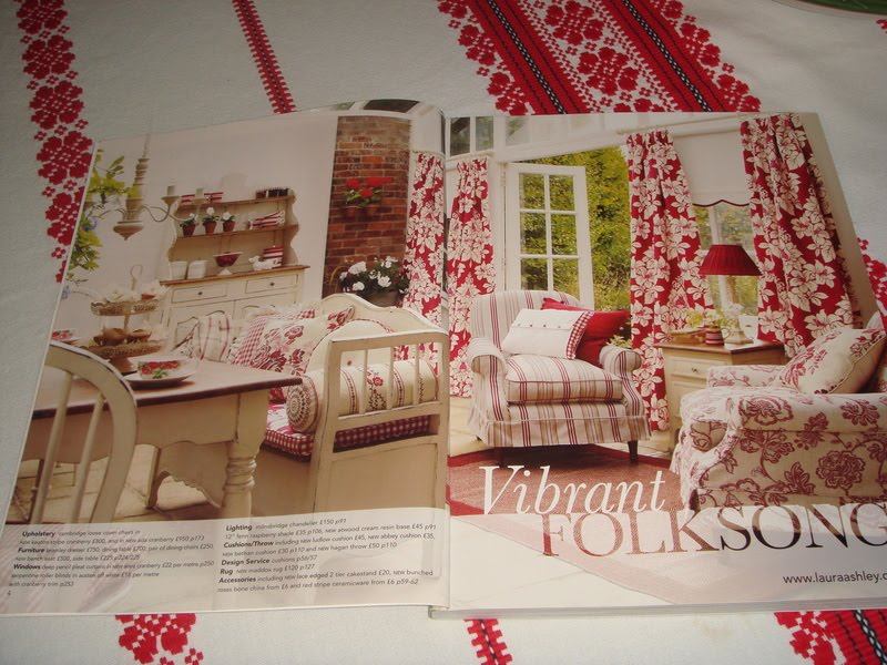 evimi seviyorum.. İzmirli Laura Ashley kızlarına müjdem var