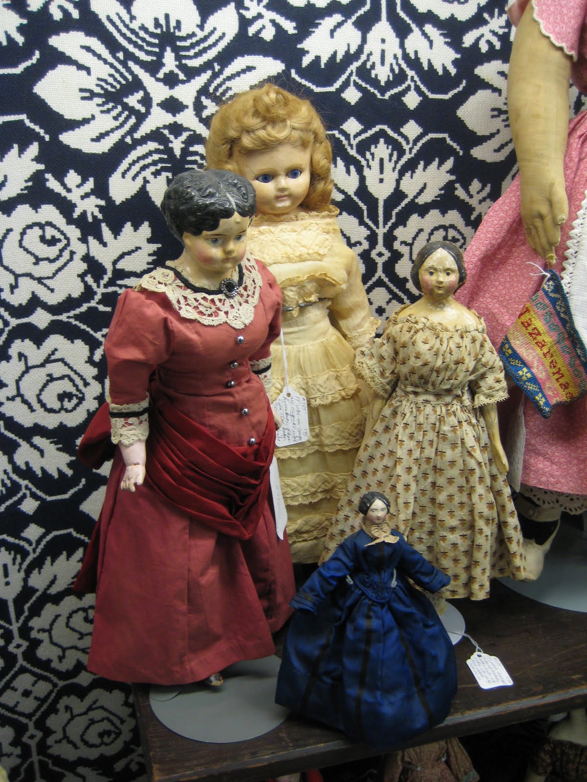 home accessories Visiting Special Joys Antique Doll Shop And Bed And