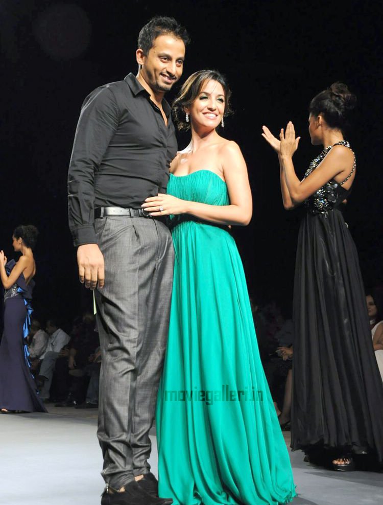 Rockstar4u Celebs Hyderabad Blenders Pride Fashion Show Stills, Photos