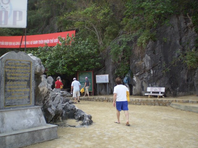 [hap_beach1.JPG]