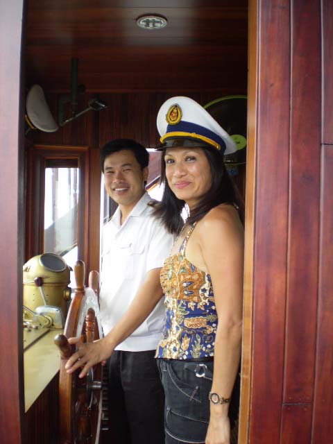 [hap_boatcaptain.JPG]