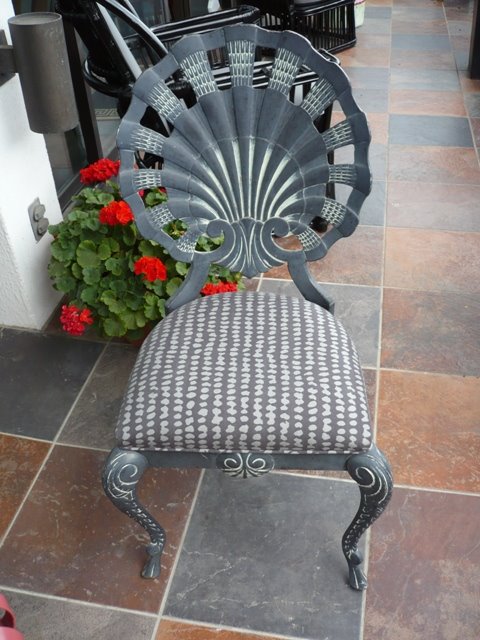 [shell+chair.jpg]