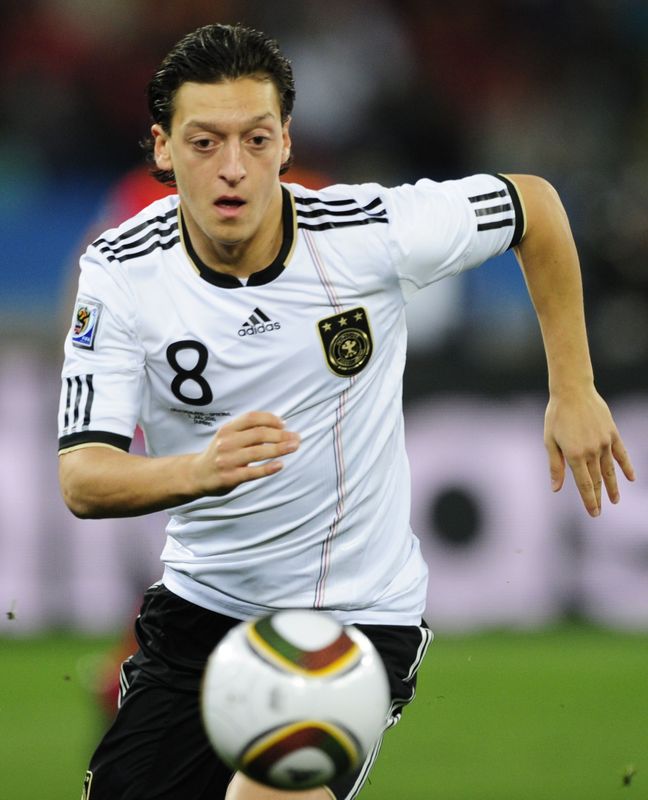 Sporcu Blog: Mesut ''BİZİM ÇOCUK DEĞİL''
