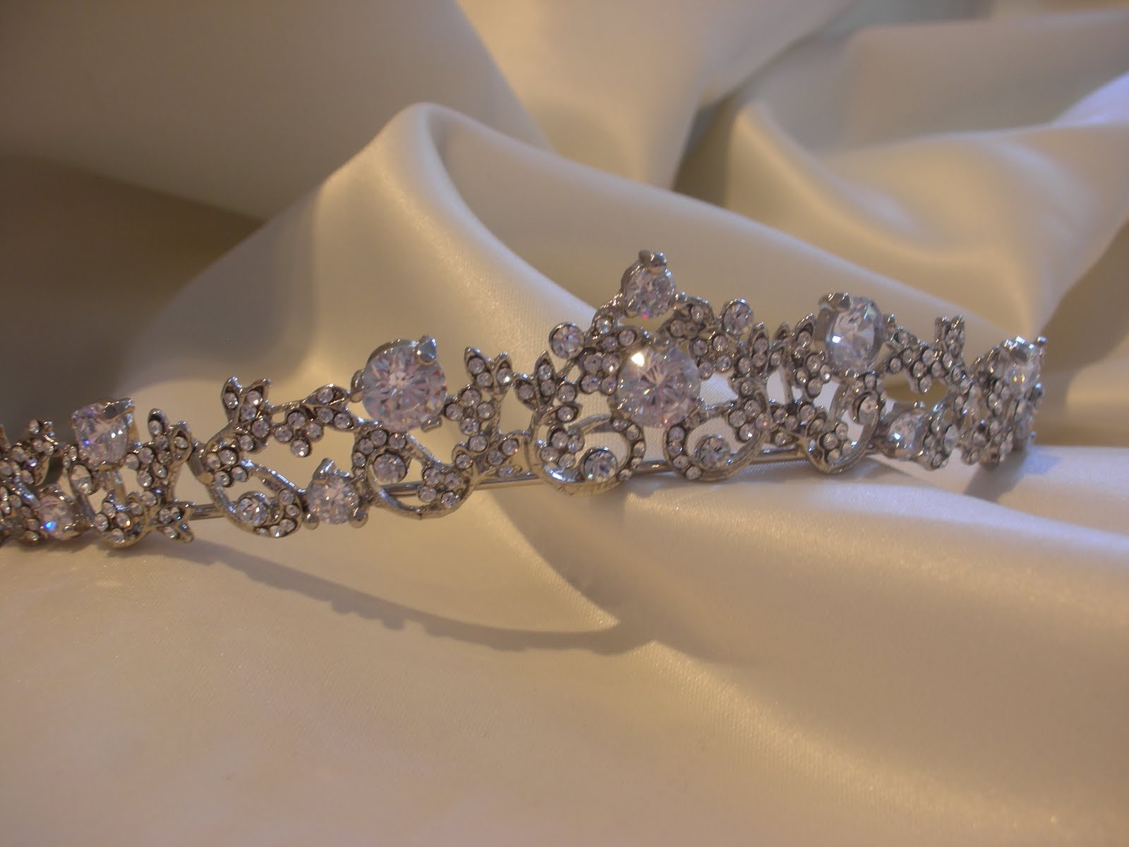 Everything But The Dress: Bridal Headpieces - Defined!