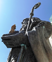 S.Nicola di Bari ( statua donata da Putin)