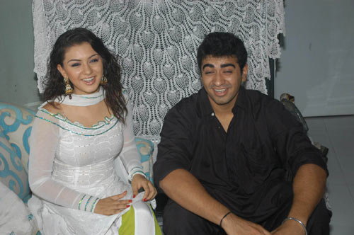 [Hansika-raksha-bandhan-celebration5.jpg]