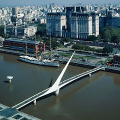 El Puente de la Mujer en la ciudad de Buenos Aires, República Argentina.