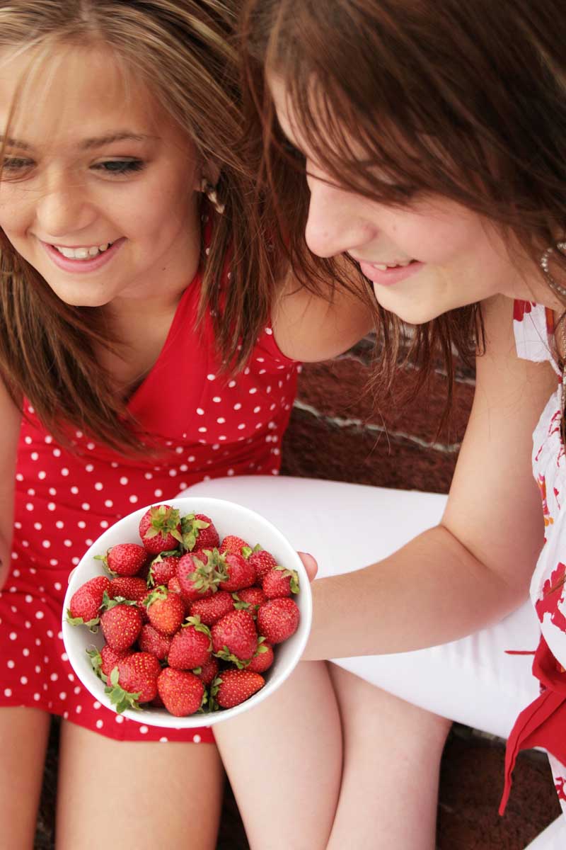 [les+2+avec+fraises+5.jpg]