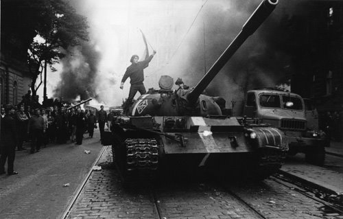 [T54Praga1968.jpg]