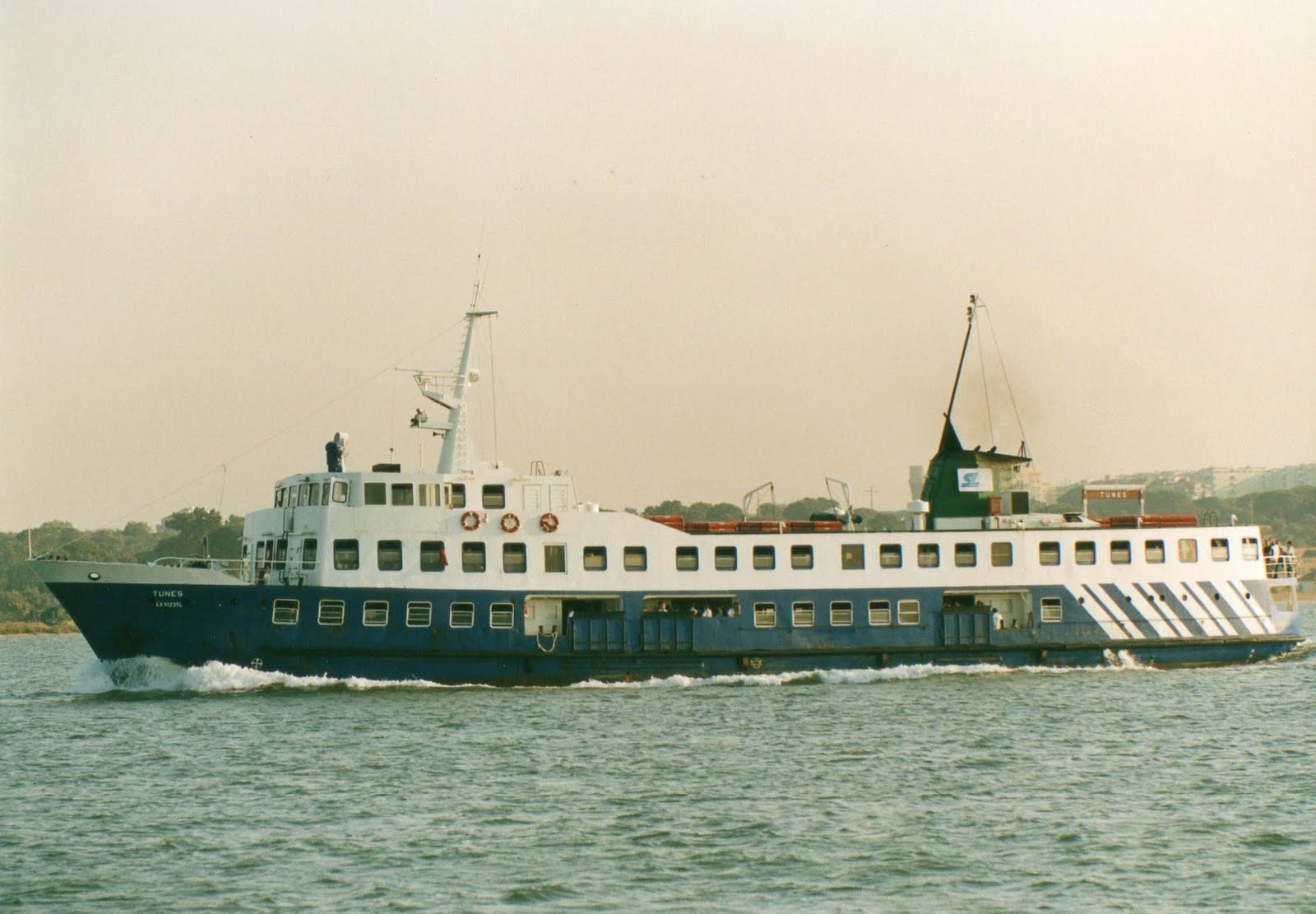 [TUNES+2003-06-19.jpg]