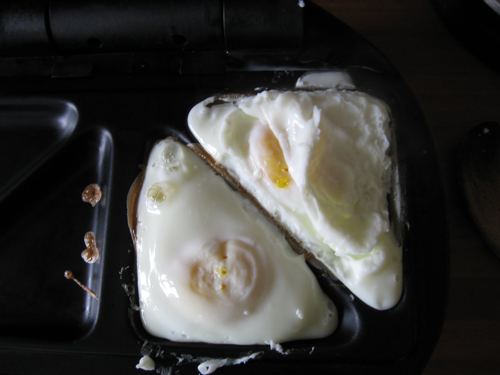WhyNotSmile How To Fry an Egg in a Sandwich Toaster
