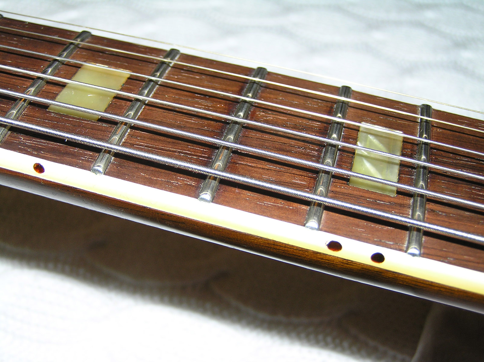 The Gibson ES 335 Dot Neck v Block Neck