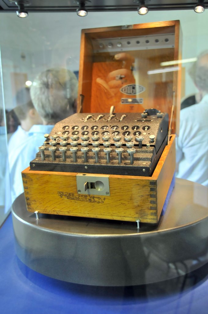 [Enigma+machine.jpg]