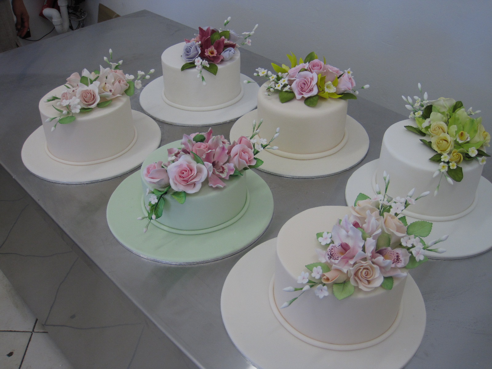 handi's cakes Beginners Sugar Flower Class