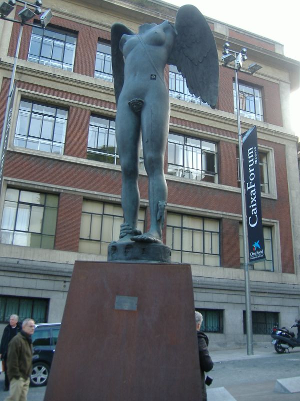 [CaixaForum+009.jpg]