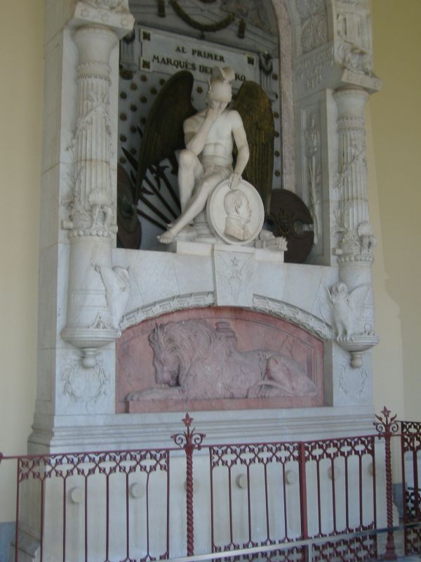 [35_PanteonHombresIlustres.jpg]