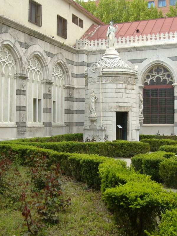 [27_PanteonHombresIlustres.jpg]