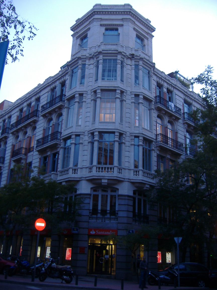 [BarrioJerónimos_06.jpg]