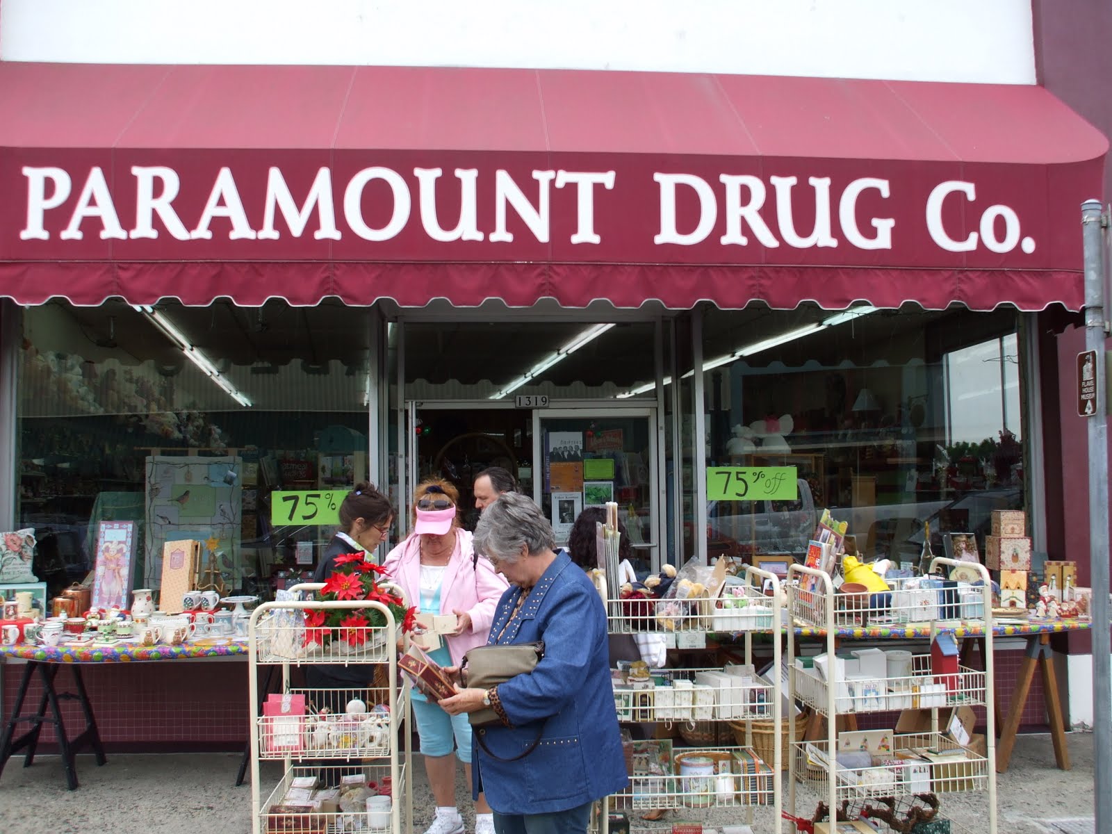 Random Photos by Buck Roberts: Random pics of downtown Astoria 2006