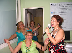 INCLUIR. Bailando y cantando en la Fiesta de Fin de Año con Claudia, Yuly y Ema.