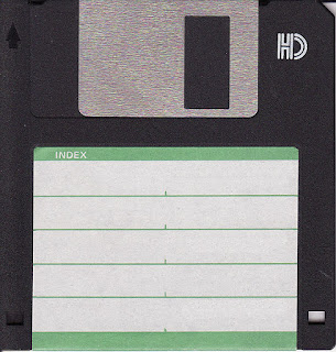 571px-Floppy_disk_300_dpi.jpg