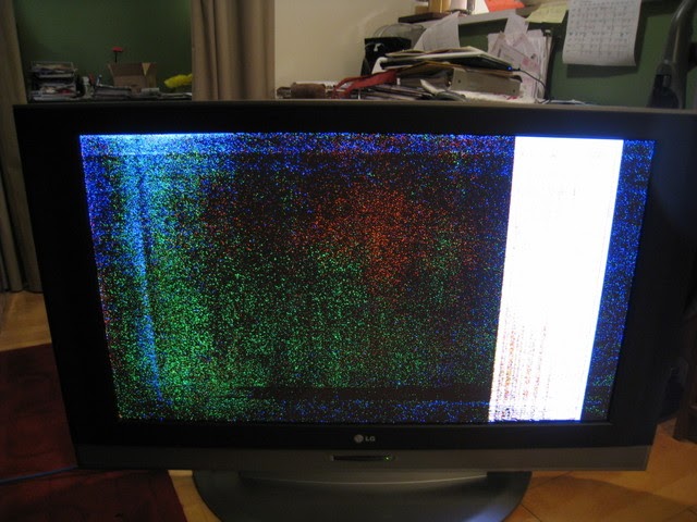 телевизор самсунг темные пятна на экране. темные пятна на телевизоре. тёмные пятна на экране телевизора. тёмное пятно на экране жк телевизора. пыль на матрице монитора.