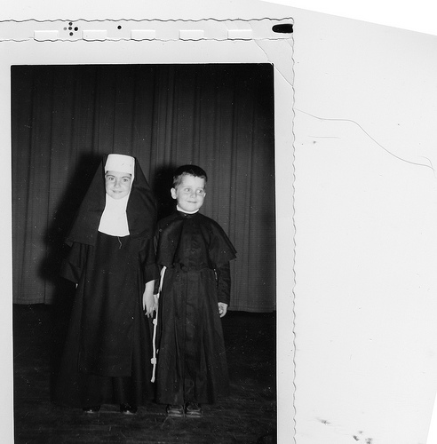 [nun+and+priest.jpg]