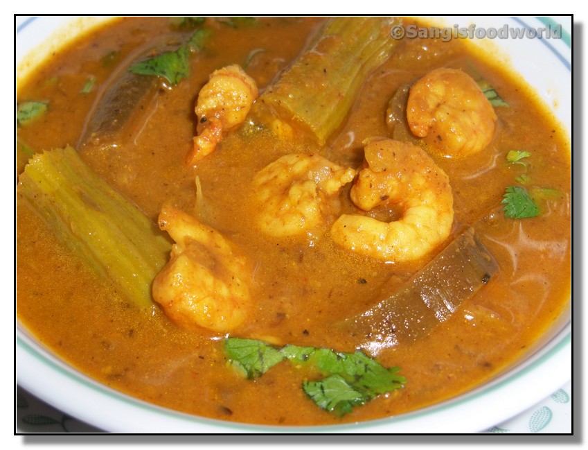 Sangi's Food World Drumstick Eggplant Prawn curry/ Murungakai