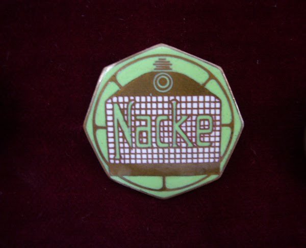 Mercedesnadeln Nacke