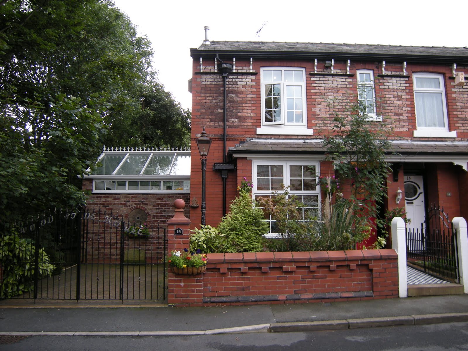 Thomas Lardner Sales and Lettings August 2010