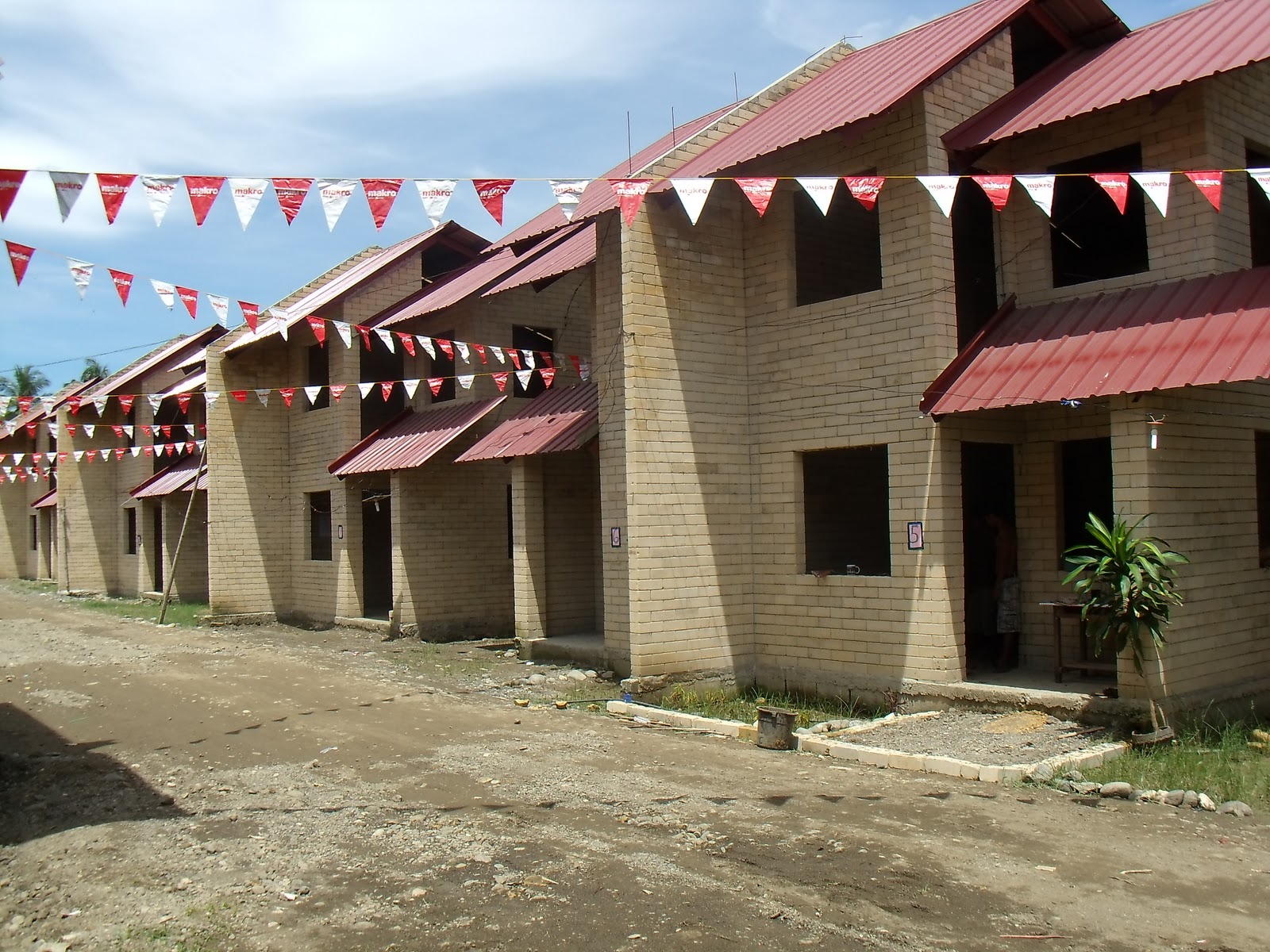 HomelessIloilo: 43 IFCP-Affected Families Finally Own CLIFF Houses