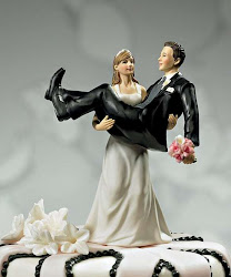 funny cakes cake toppers fun bride topper groom holding marriage humorous tops unique figures bridal pastel caketoppers