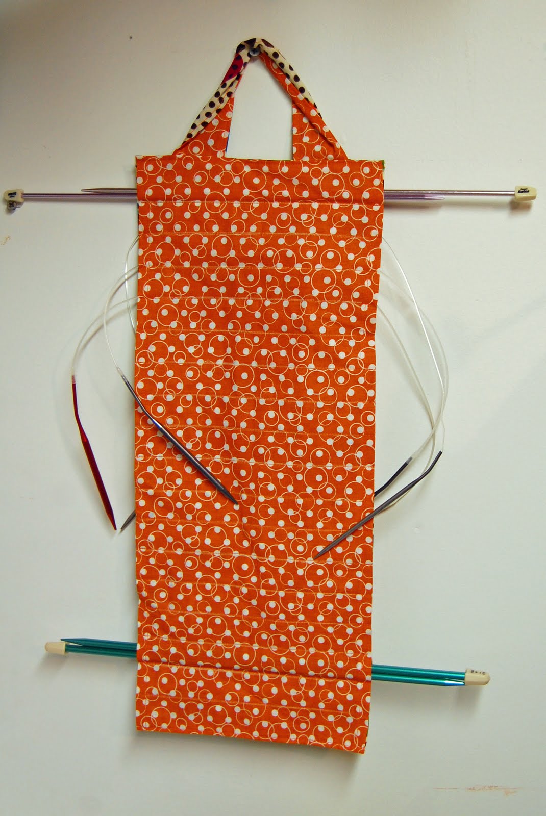 Pin and Paper Hanging Circular Knitting Needle Holder a tutorial