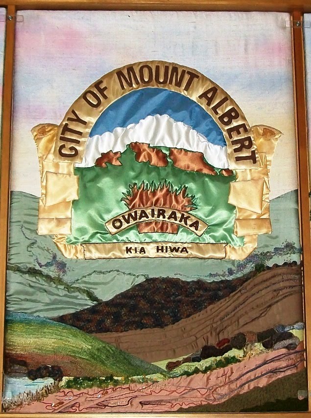 [100_2396+crop.b.JPG]